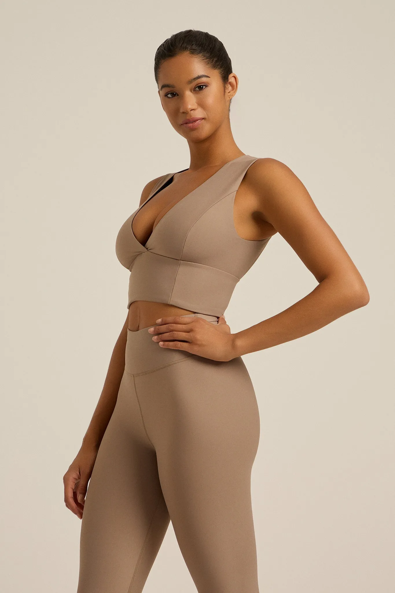 Αθλητικό μπουστάκι με V DRY SHELL | Beige