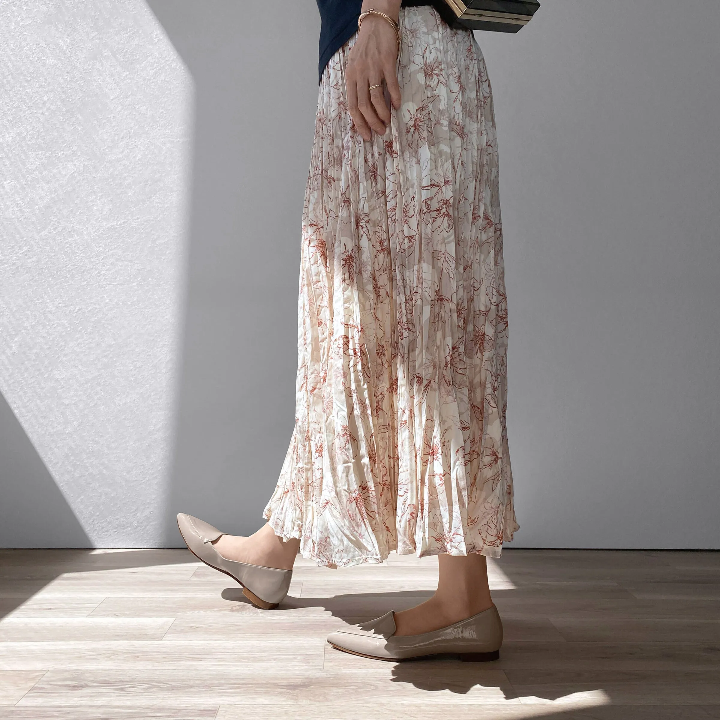 2024: For both sunny and rainy days / Opera flat shoes (4783) Greige E
