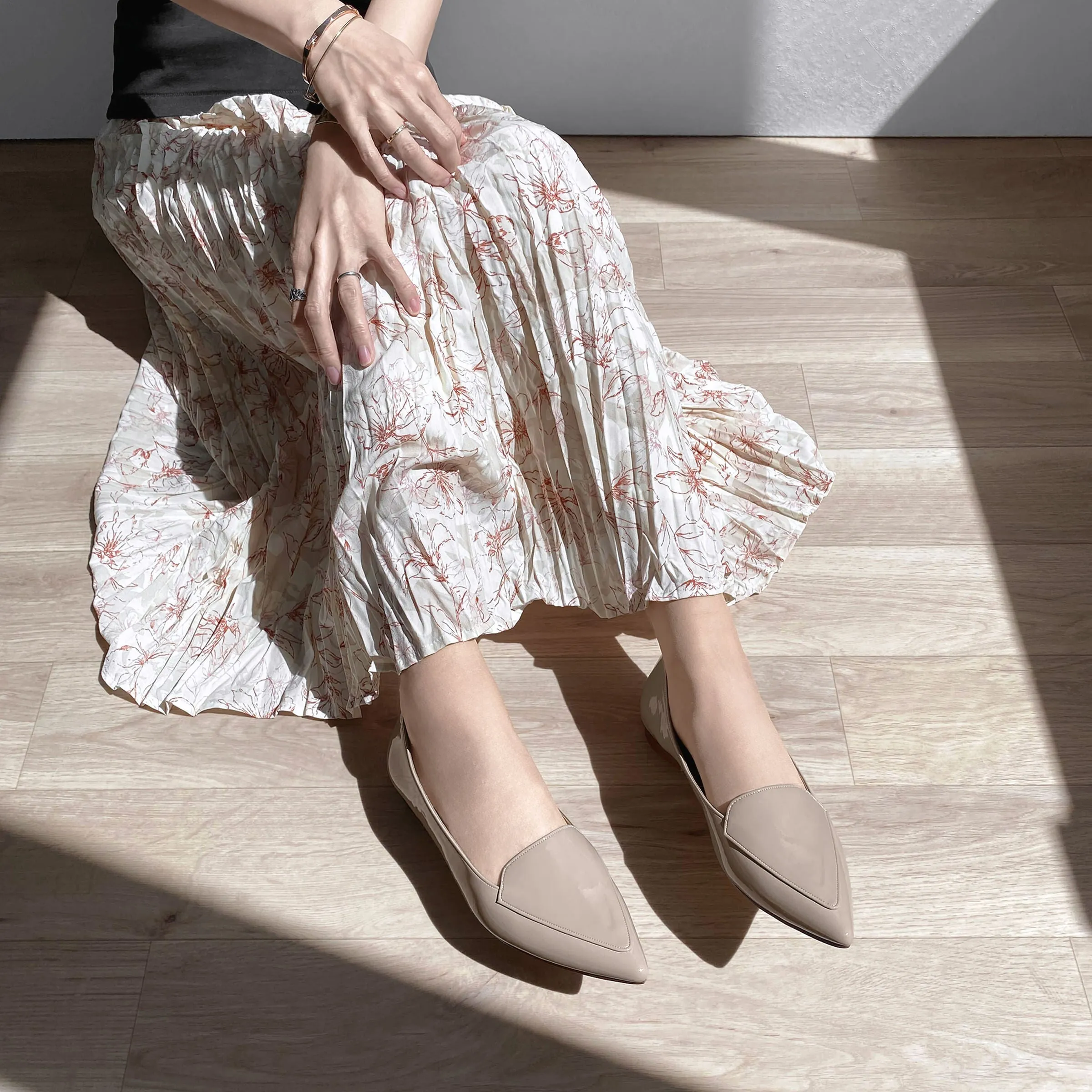 2024: For both sunny and rainy days / Opera flat shoes (4783) Greige E
