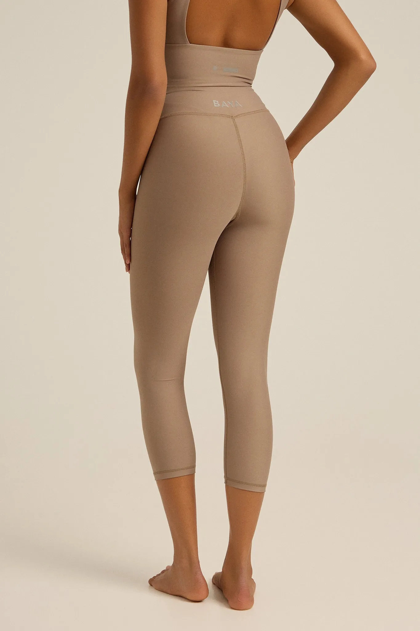 Aθλητικό crop κολάν DRY SHELL | Beige