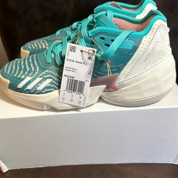 adidas Kids' D.O.N. Issue #4 Basketball Shoes: BLUE/OFF-WHITE: NEW IN BOX:SZ 5.5