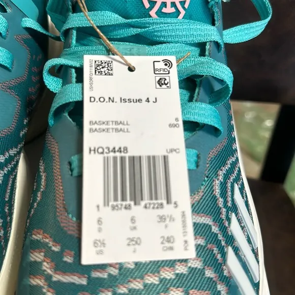 adidas Kids' D.O.N. Issue #4 Basketball Shoes: BLUE/OFF-WHITE: NEW IN BOX:SZ 6.5