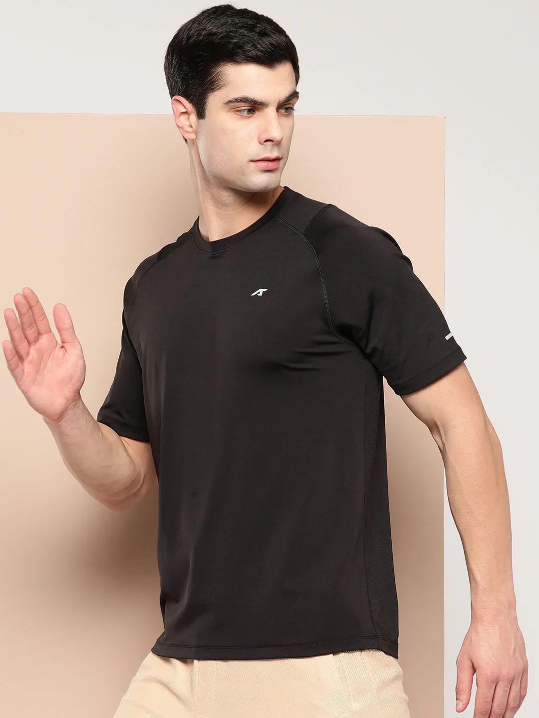 Alcis Men Printed Dry Tech Slim Fit T-shirt