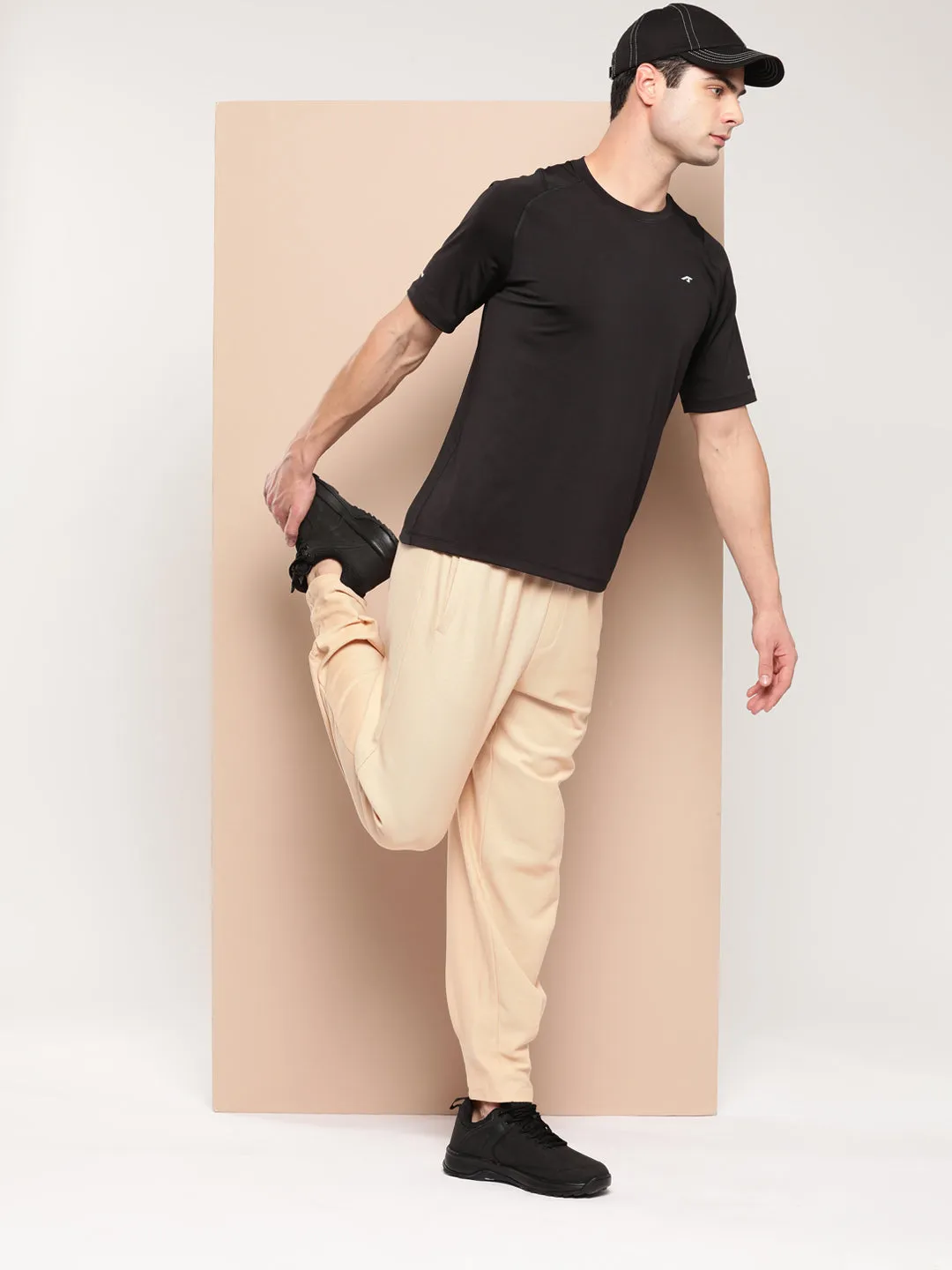 Alcis Men Printed Dry Tech Slim Fit T-shirt