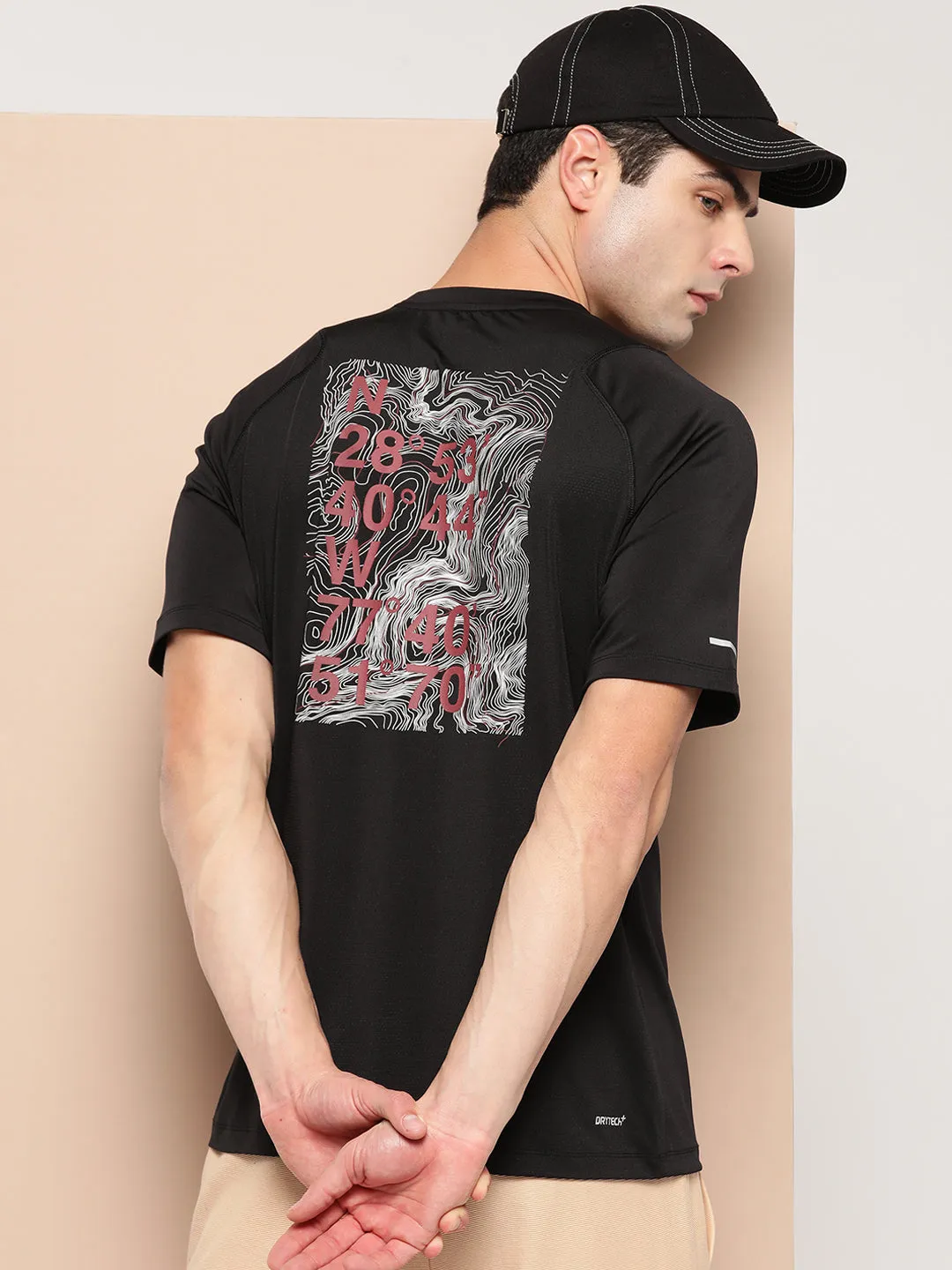 Alcis Men Printed Dry Tech Slim Fit T-shirt