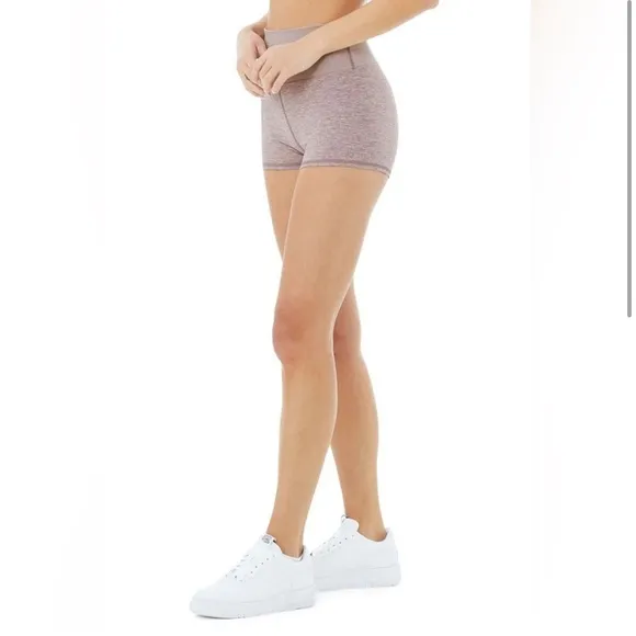 Alo Yoga Alosoft Aura High-Waist Carefree Short Lavender Dusk Heather Size S Gym