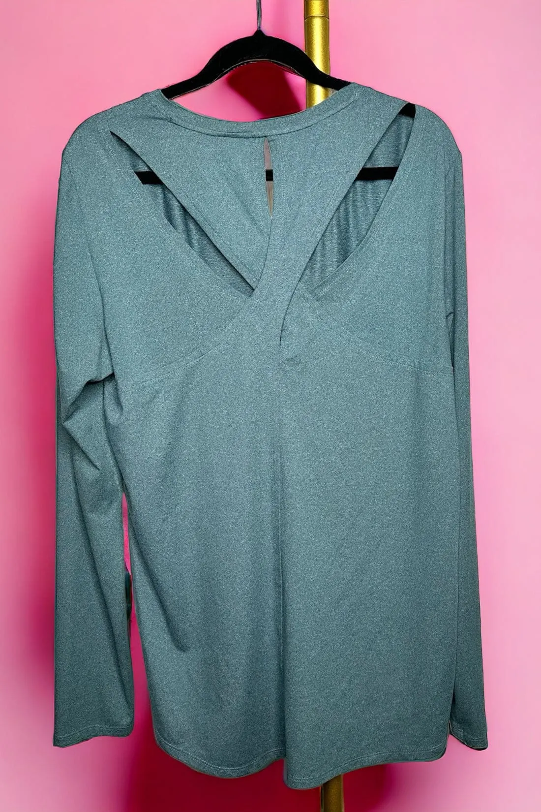 BCG High Low Cutout Thumb Hole Top XL Pre-Owned