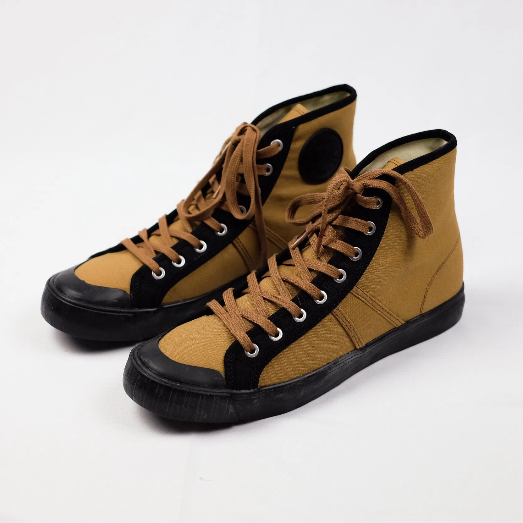 Colchester Rubber Co. Contrast High Top - Dead Grass x Black
