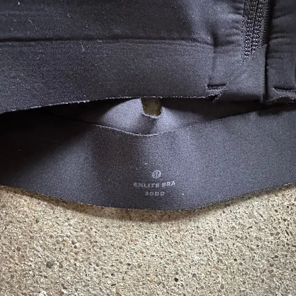 EUC lululemon enlite front up bra high support A-DDD(E) cups black size 30DD