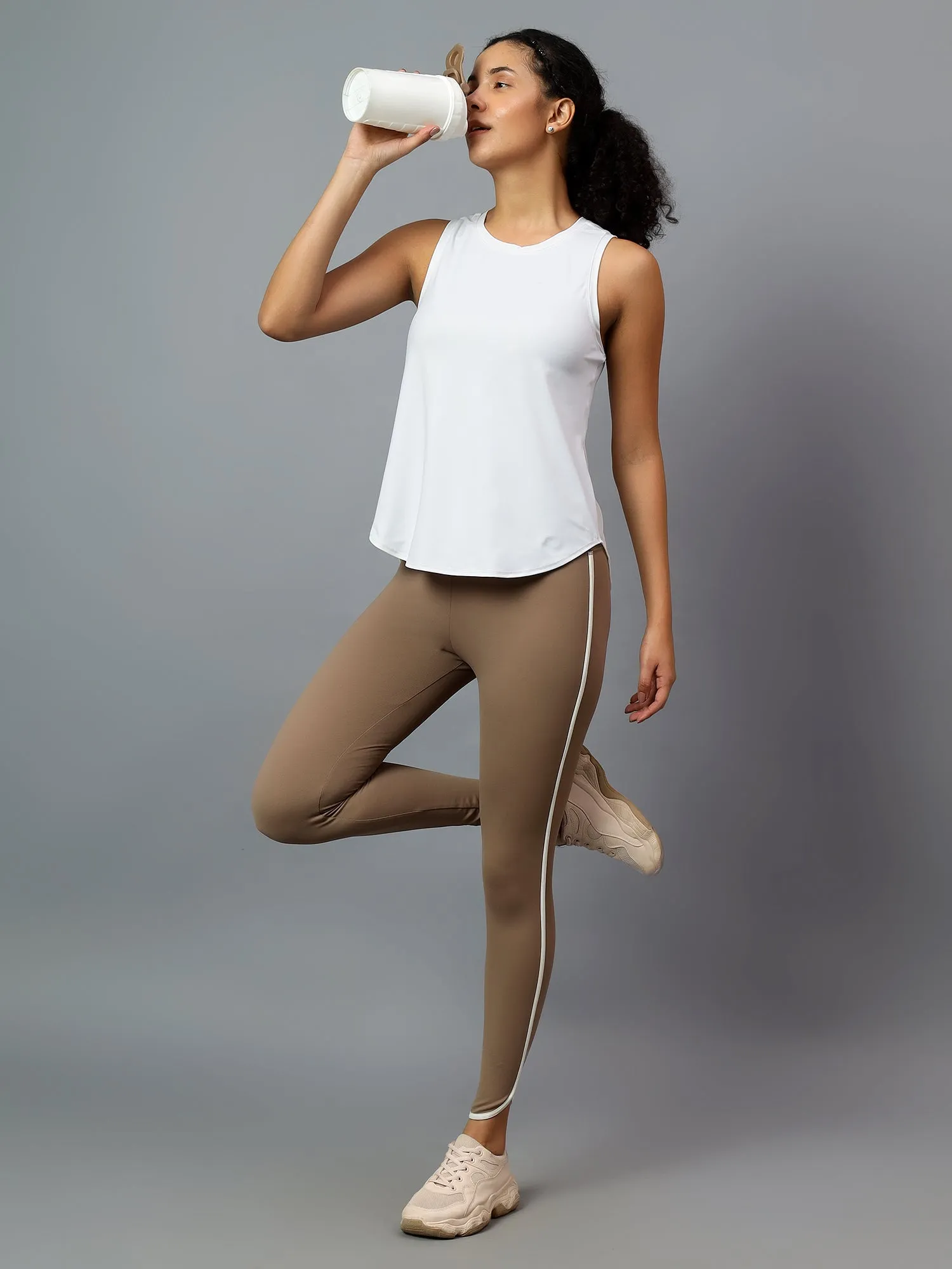 Fitkin White Tank Top With Back Net Panel Design