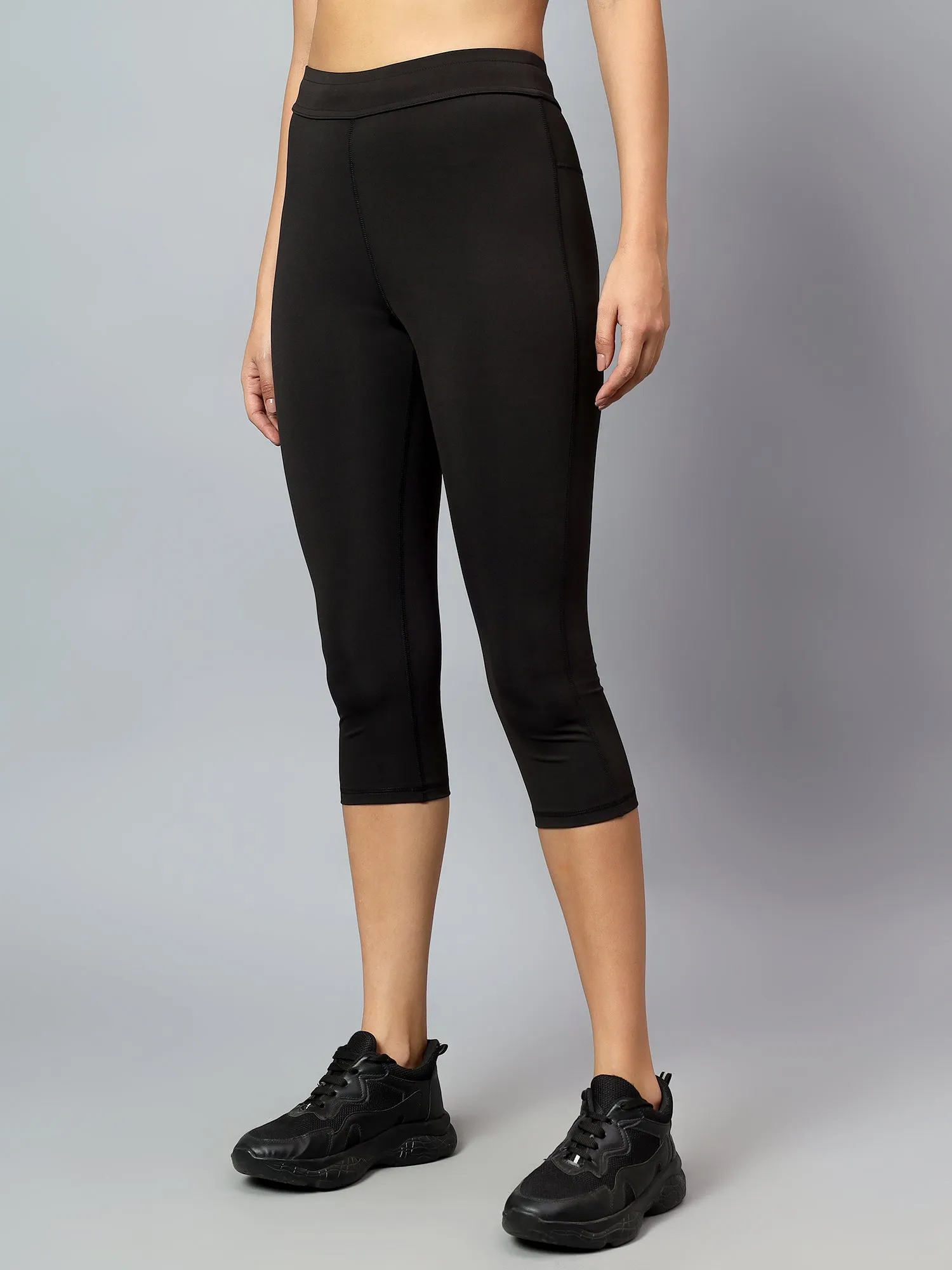 Fitkin Women Black Capri with Zipper Pocket