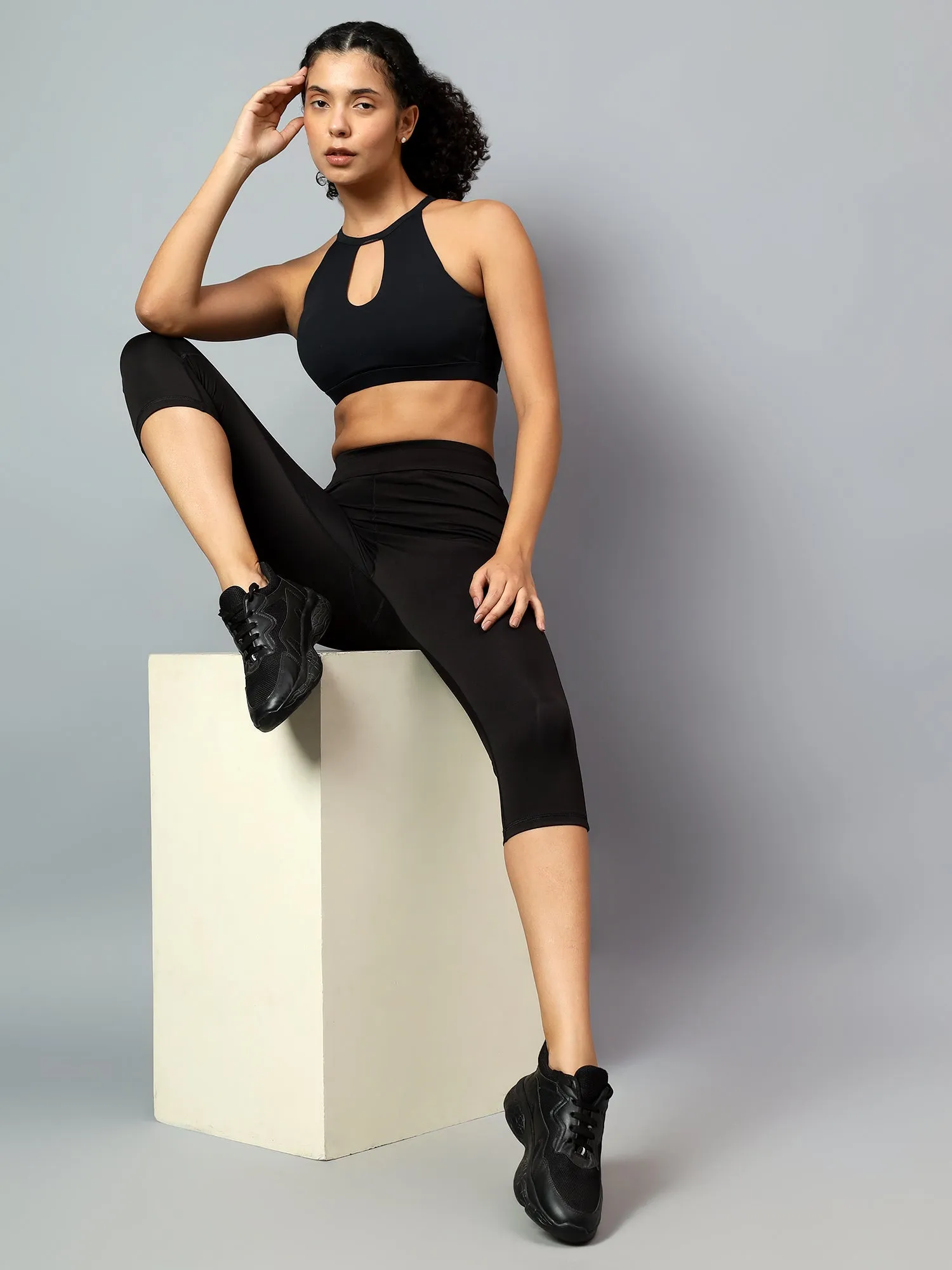 Fitkin Women Black Capri with Zipper Pocket