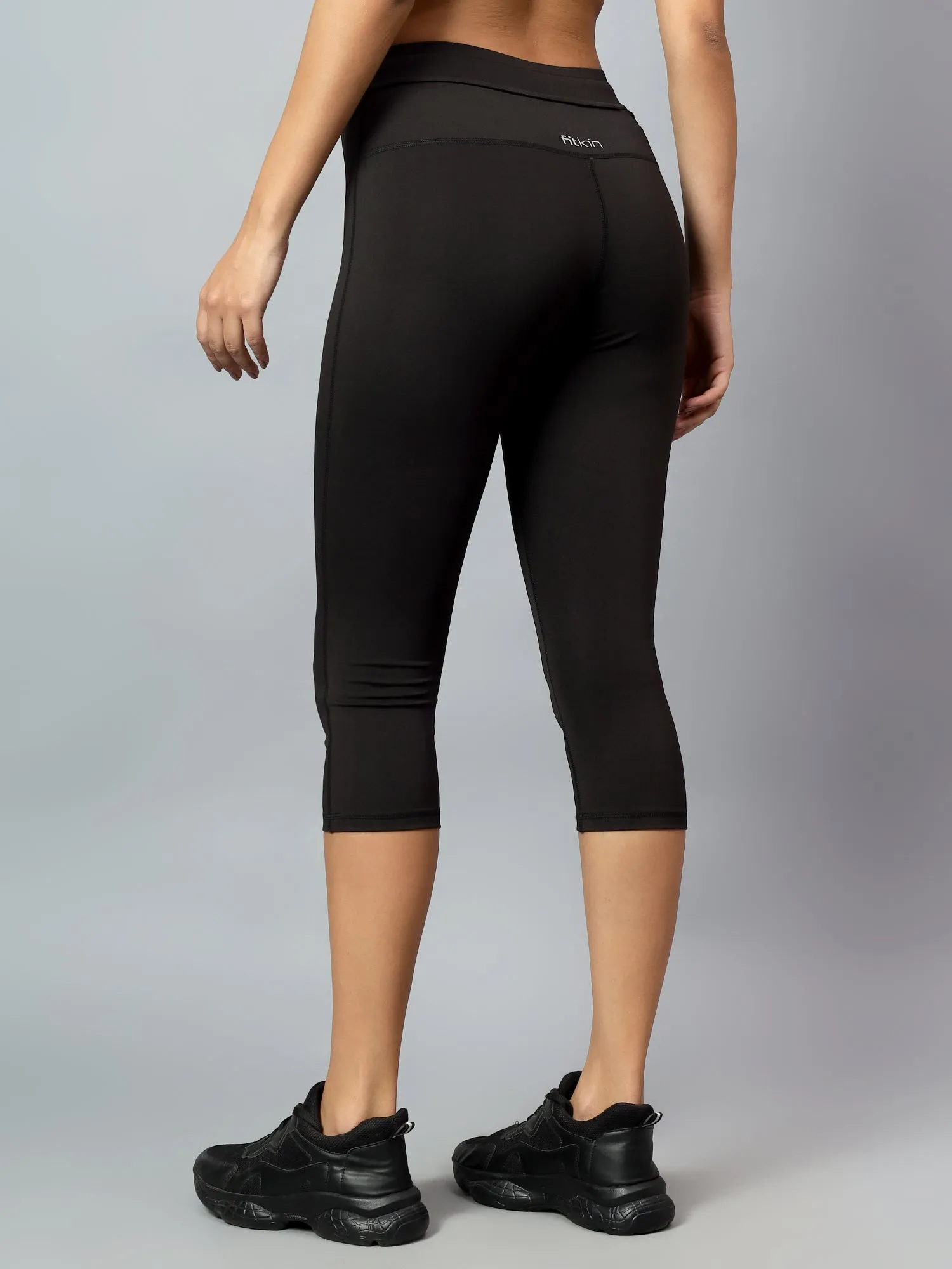 Fitkin Women Black Capri with Zipper Pocket
