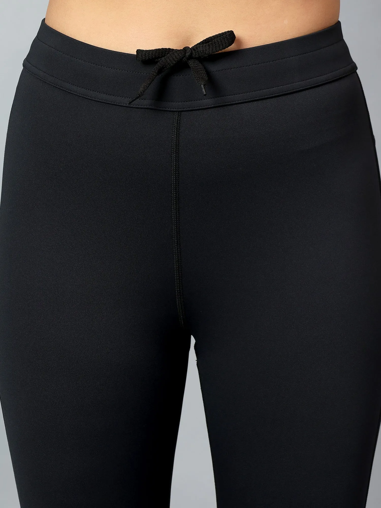 Fitkin Women Black Capri with Zipper Pocket