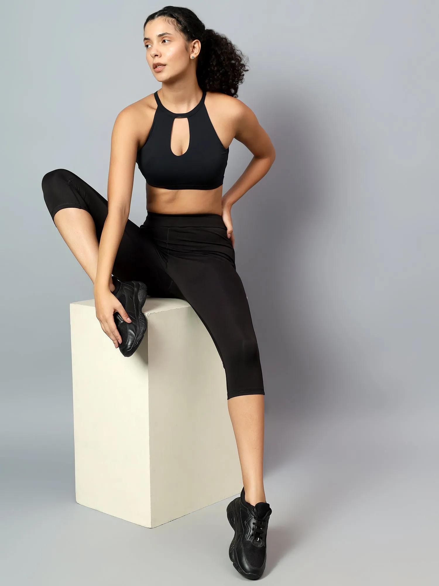 Fitkin Women Black Capri with Zipper Pocket