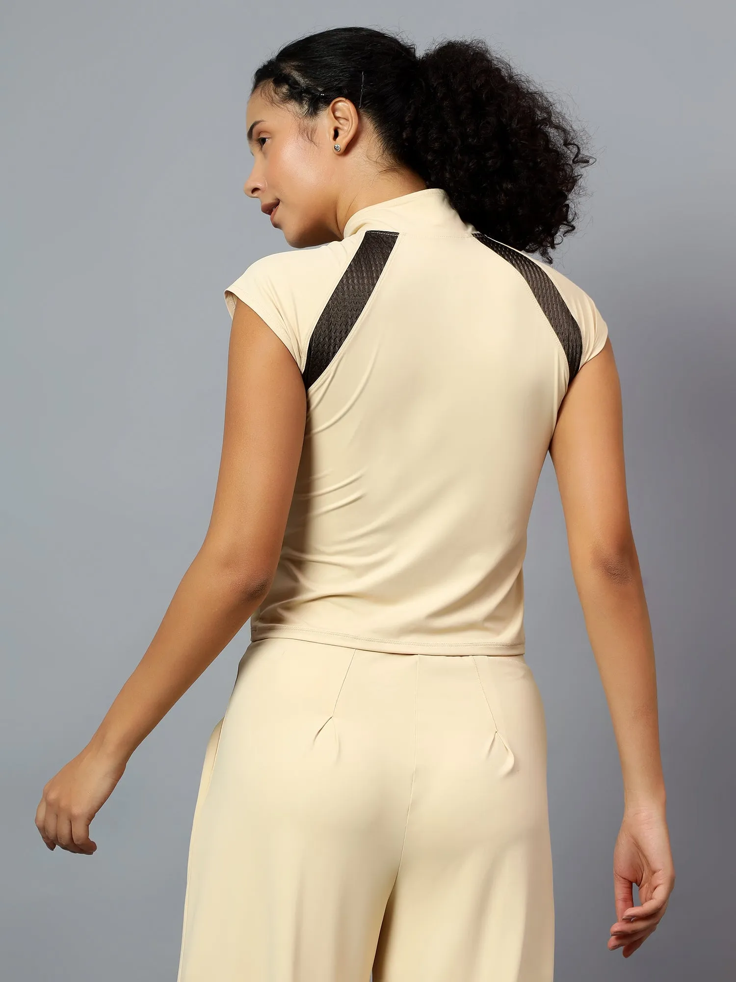 Fitkin Women's Cream Front Open Front Zip Tshirt