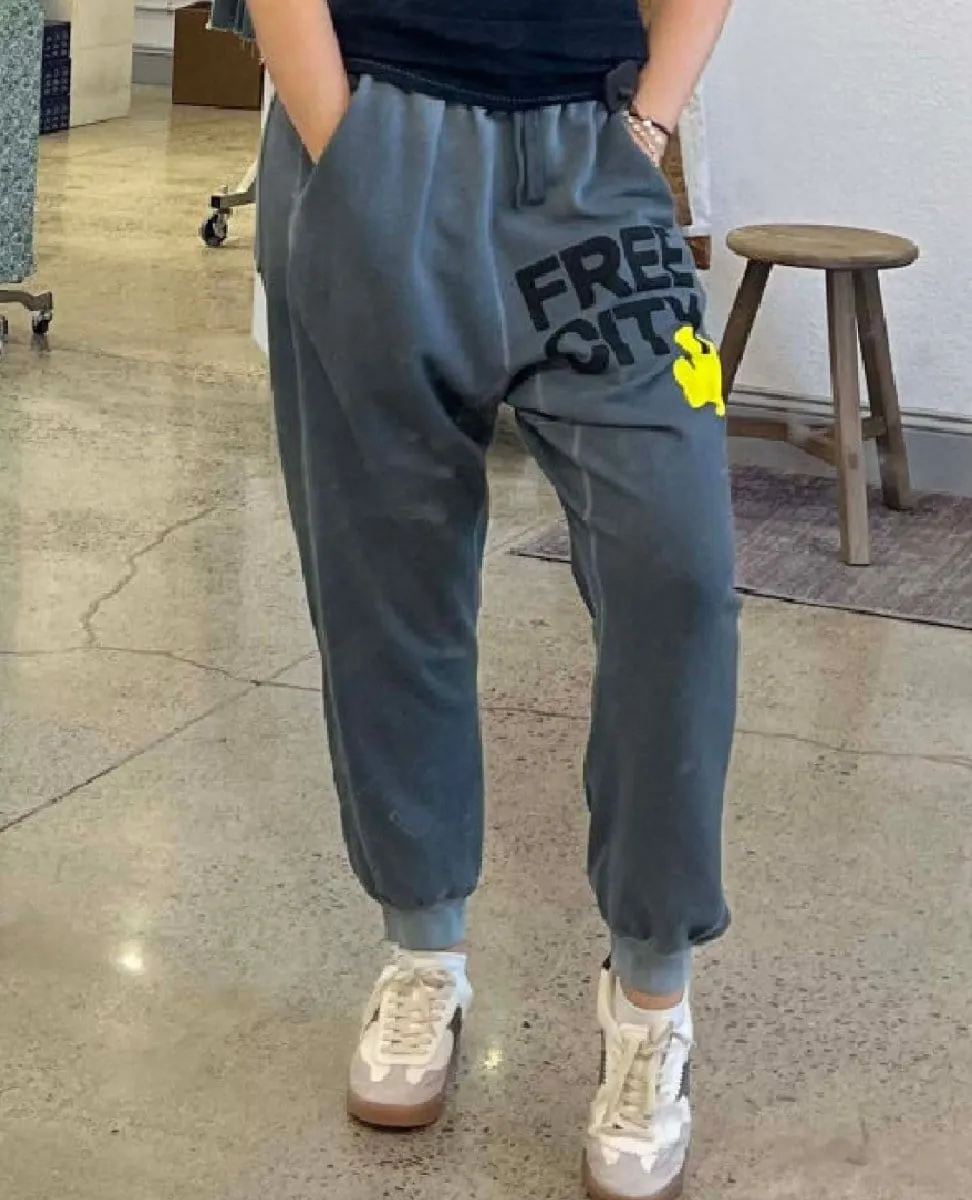 FREECITY Large Sunfades Sweatpants Greyart Glow