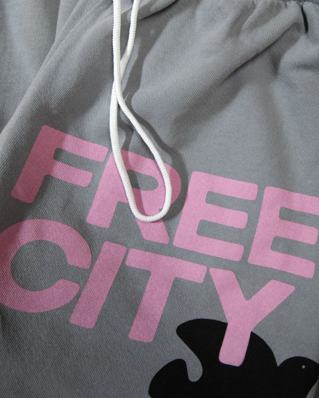 FREECITY LARGE SWEATPANT IN SILVER CLOUD