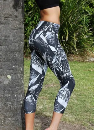 Graphic Print Crop Tight