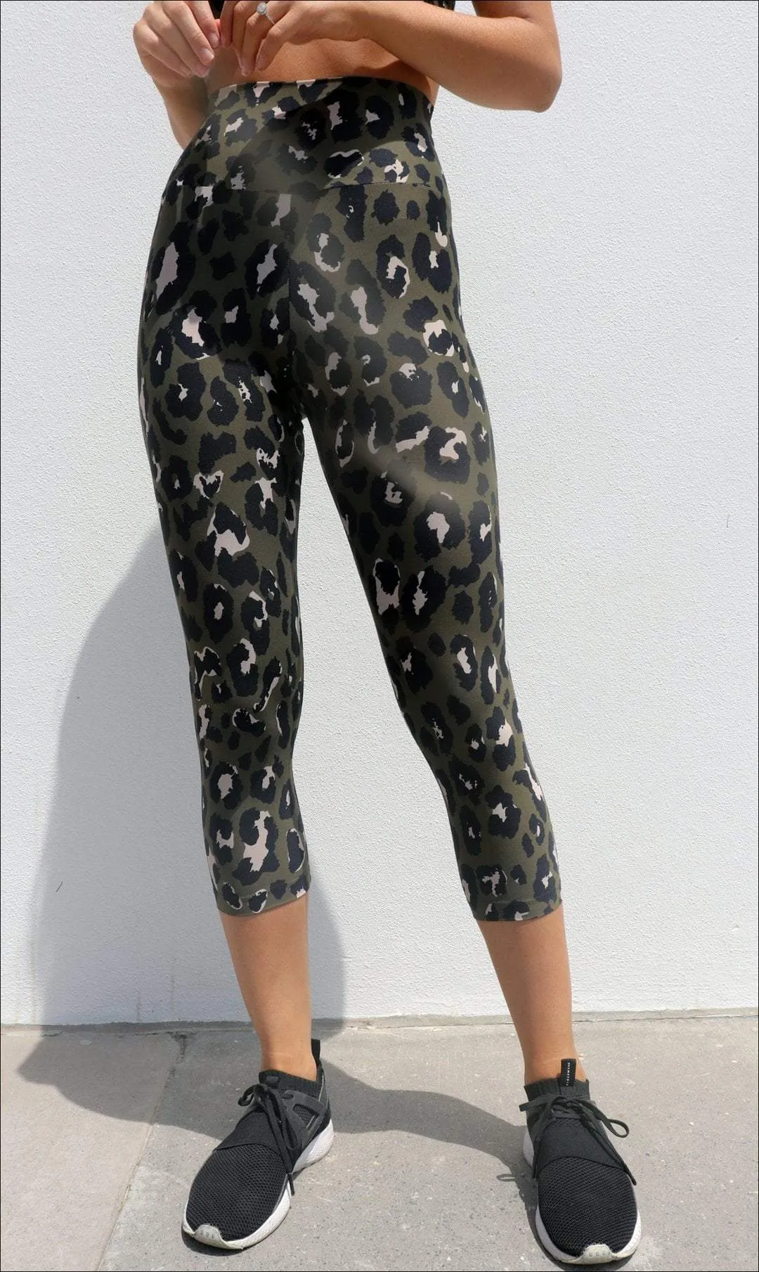 Jungle Leopard Eco Capri Leggings