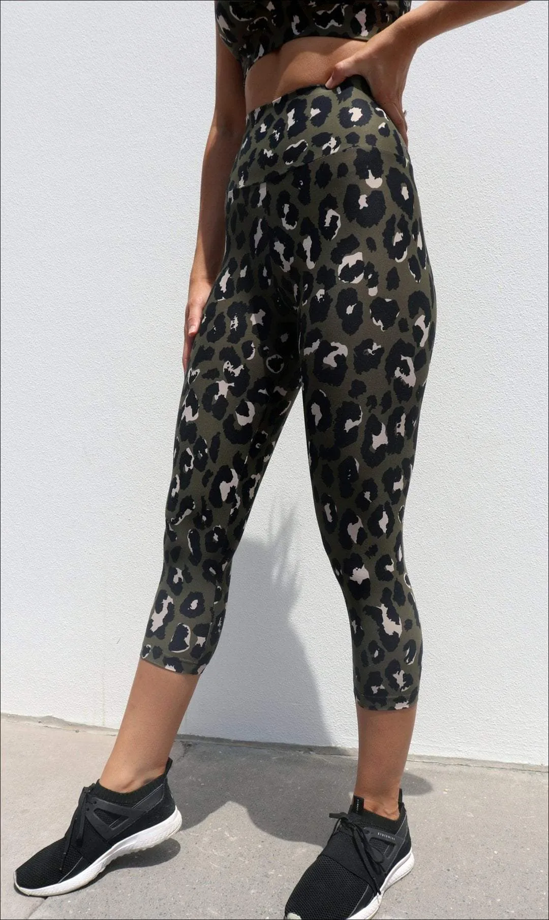 Jungle Leopard Eco Capri Leggings