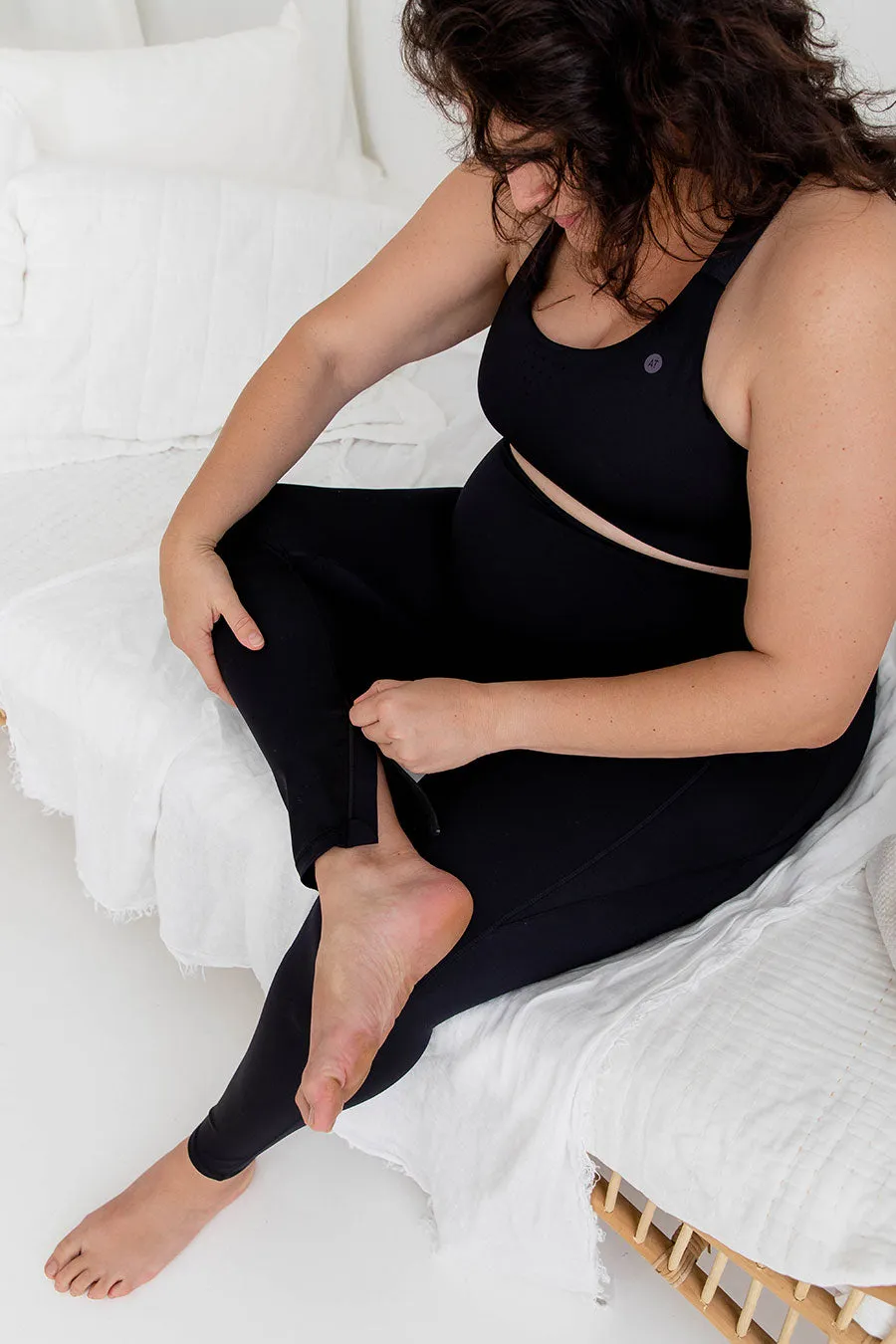 Maternity Pocket Zip Legging - Black