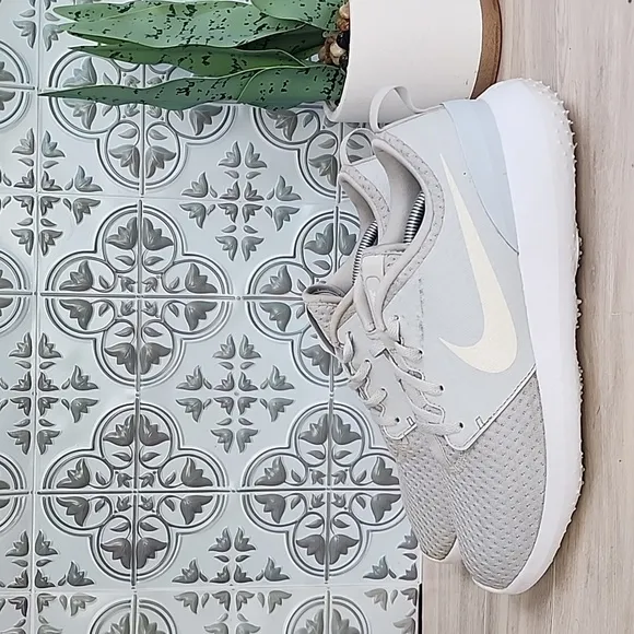 Nike Mens Roshe G Spiked Golf Sneaker Shoes Grey White Size 8.5