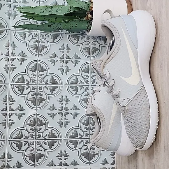 Nike Mens Roshe G Spiked Golf Sneaker Shoes Grey White Size 8.5