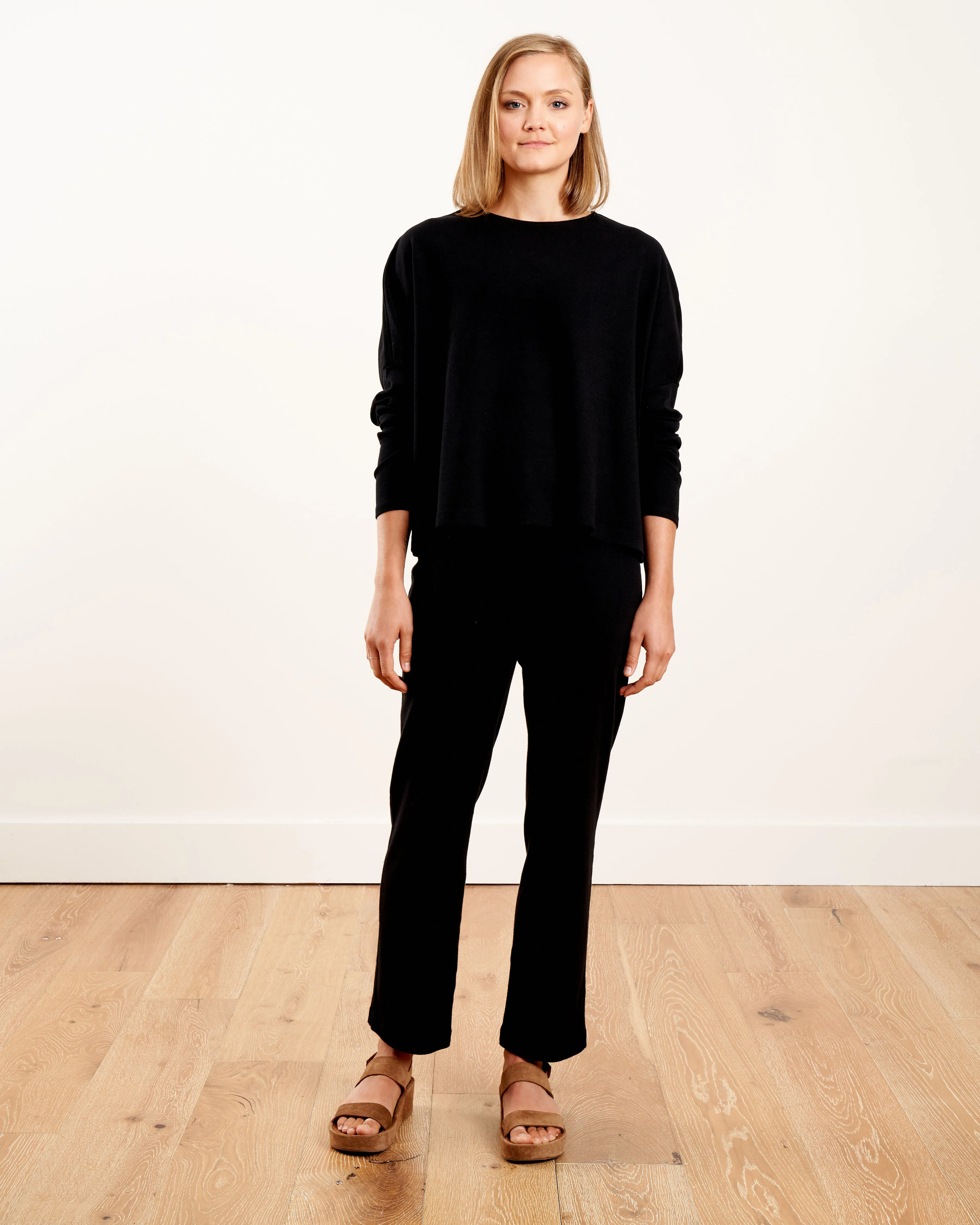 oversized cropped pullover - black