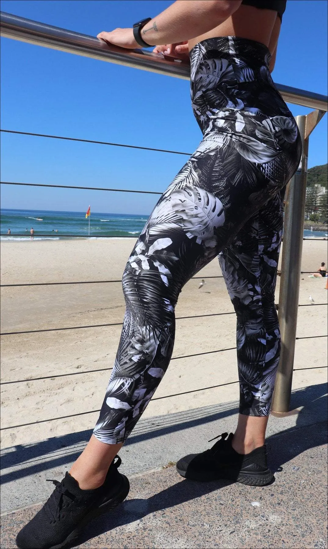 Palmy Nights Eco Scrunch Bum Leggings