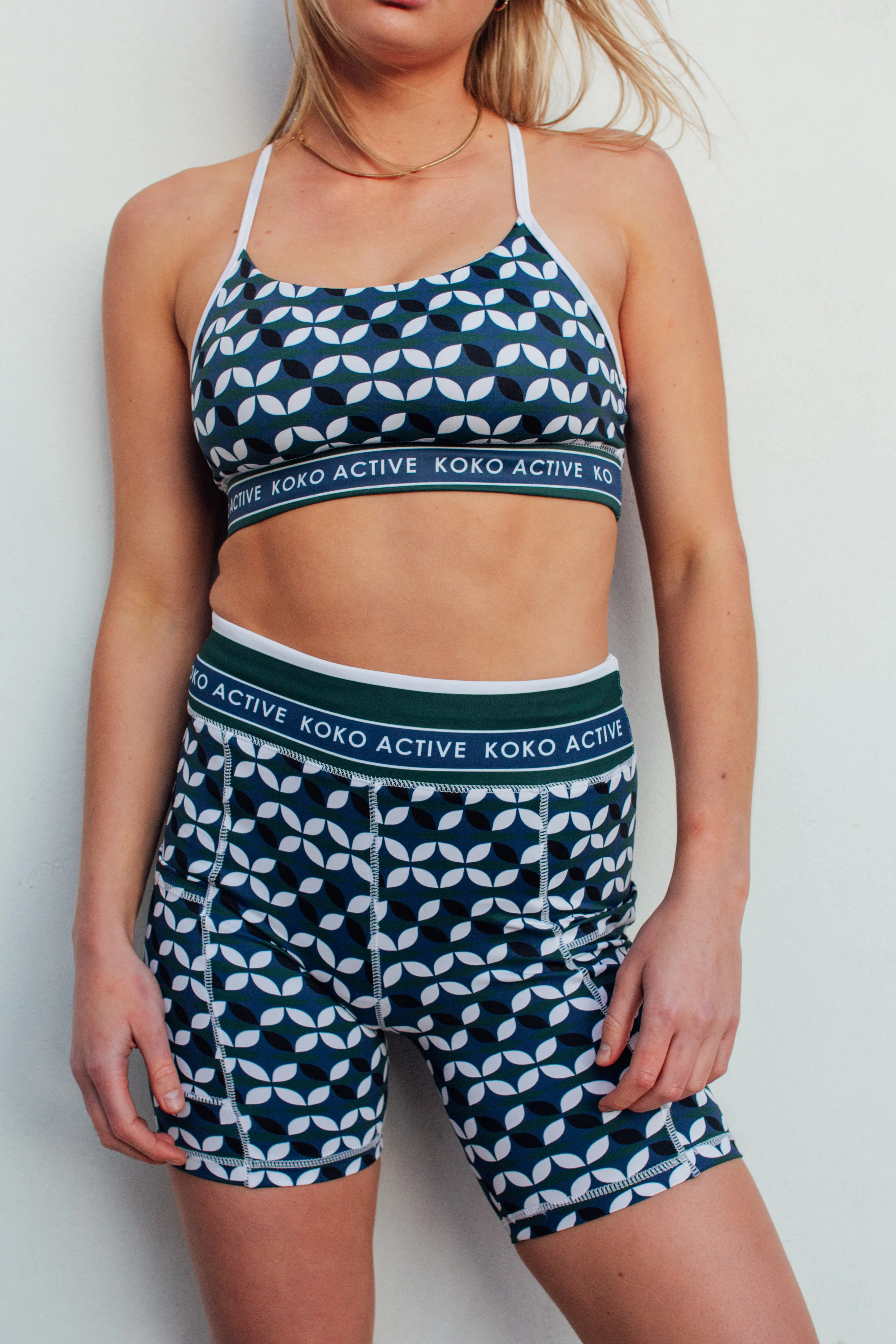 RETRO GRADE Shorty Shorts