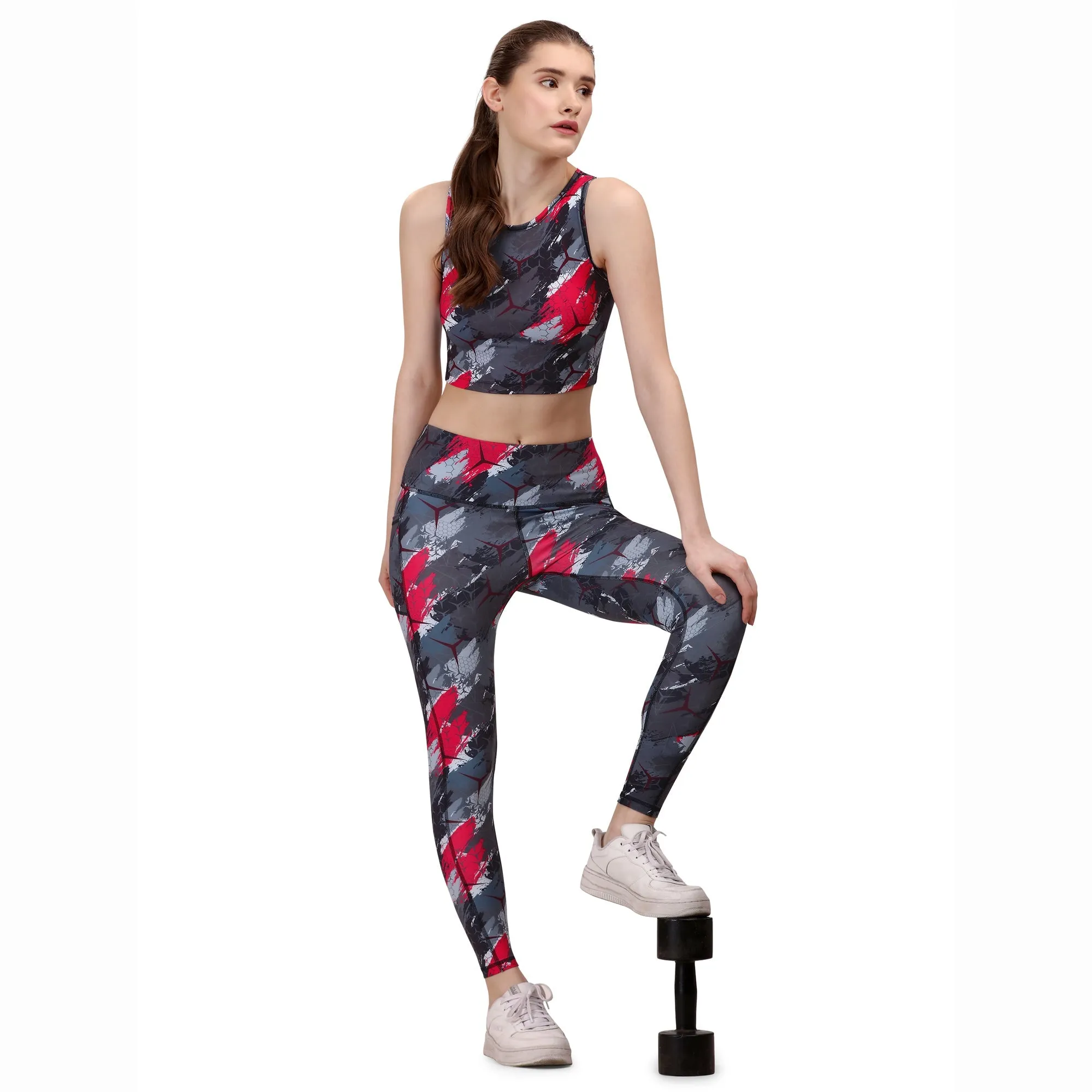 Sleeveless Activewear Printed Sports Crop Top