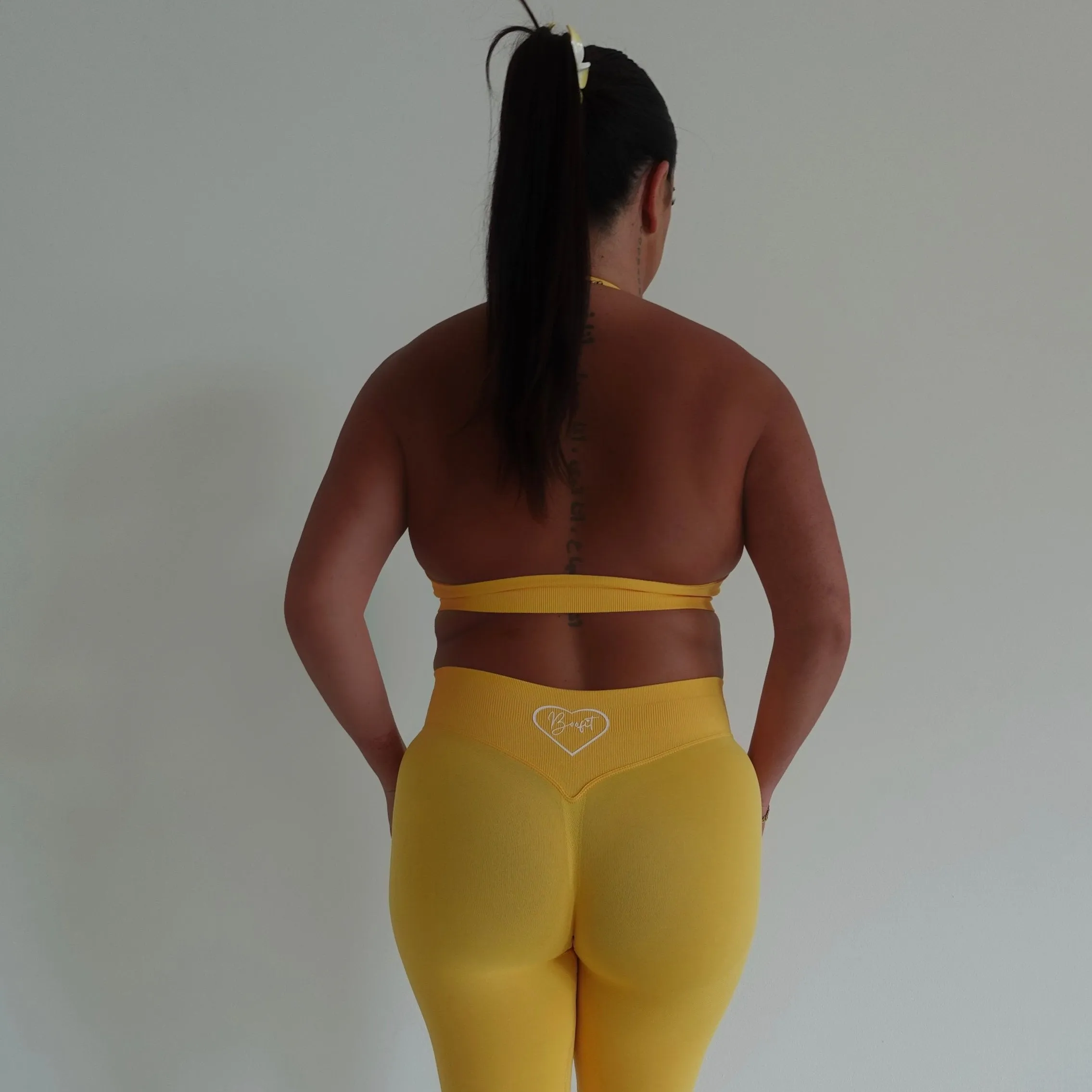 Sorbet Contour Halter
