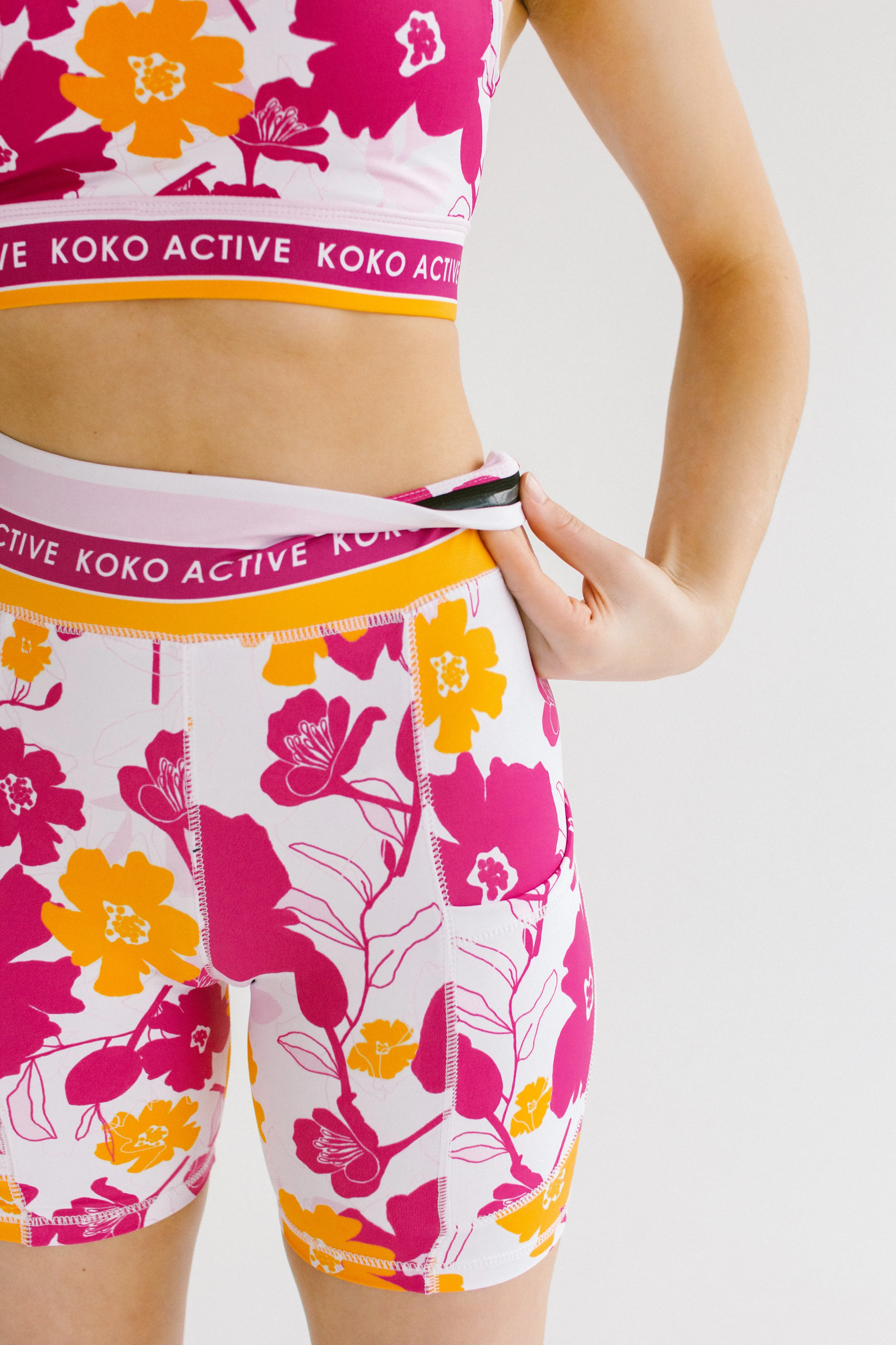 SPRING Shorty Shorts