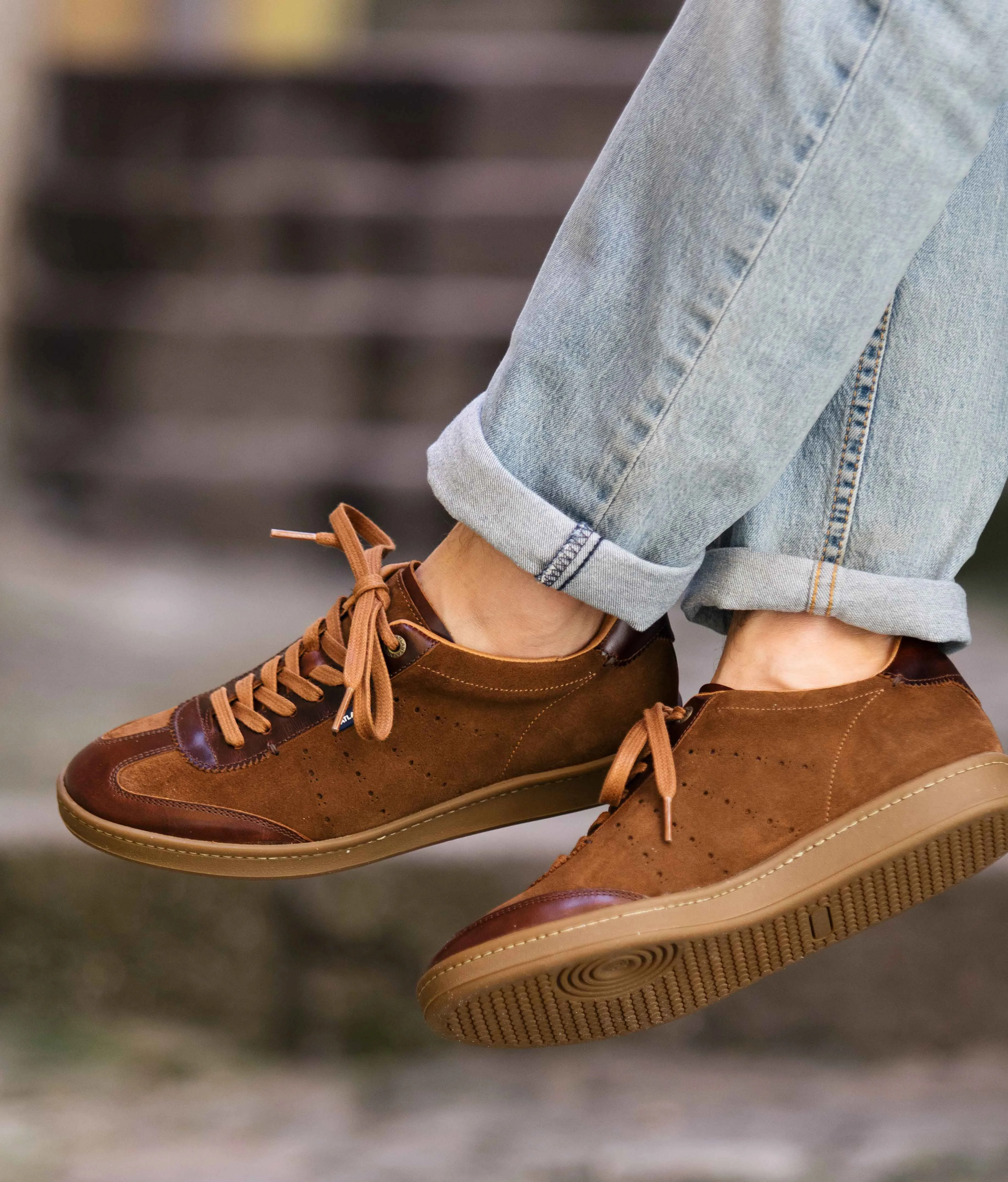 T-Sneakers - camurça e pull up camel