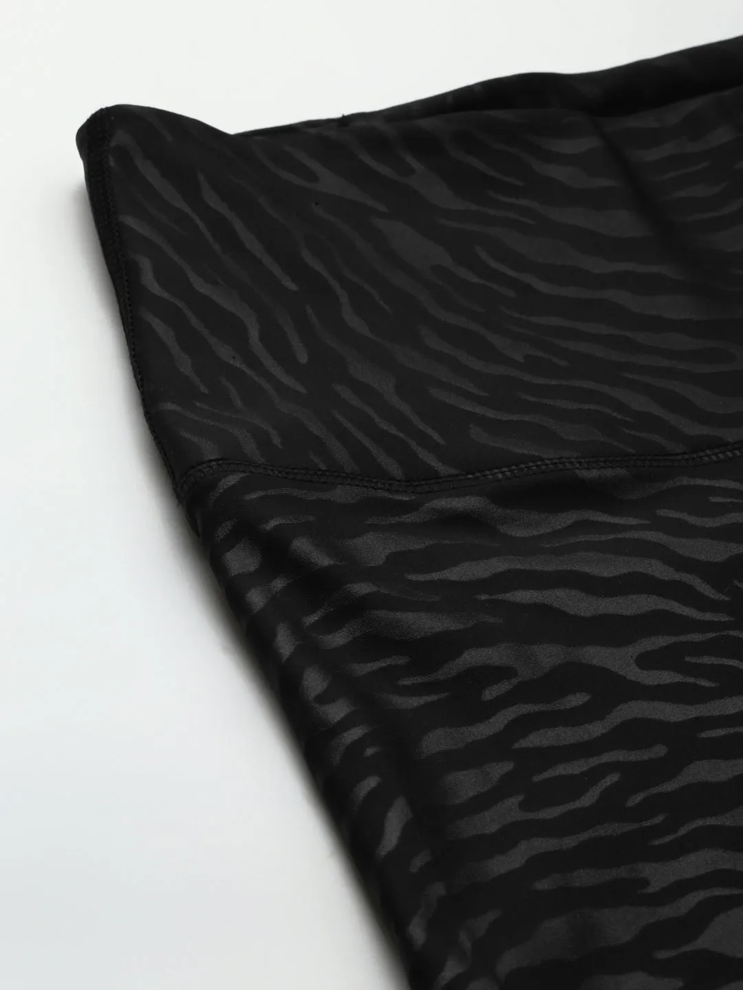 Women Black & Charcoal Grey Tiger Print Rapid Dry Training Tight