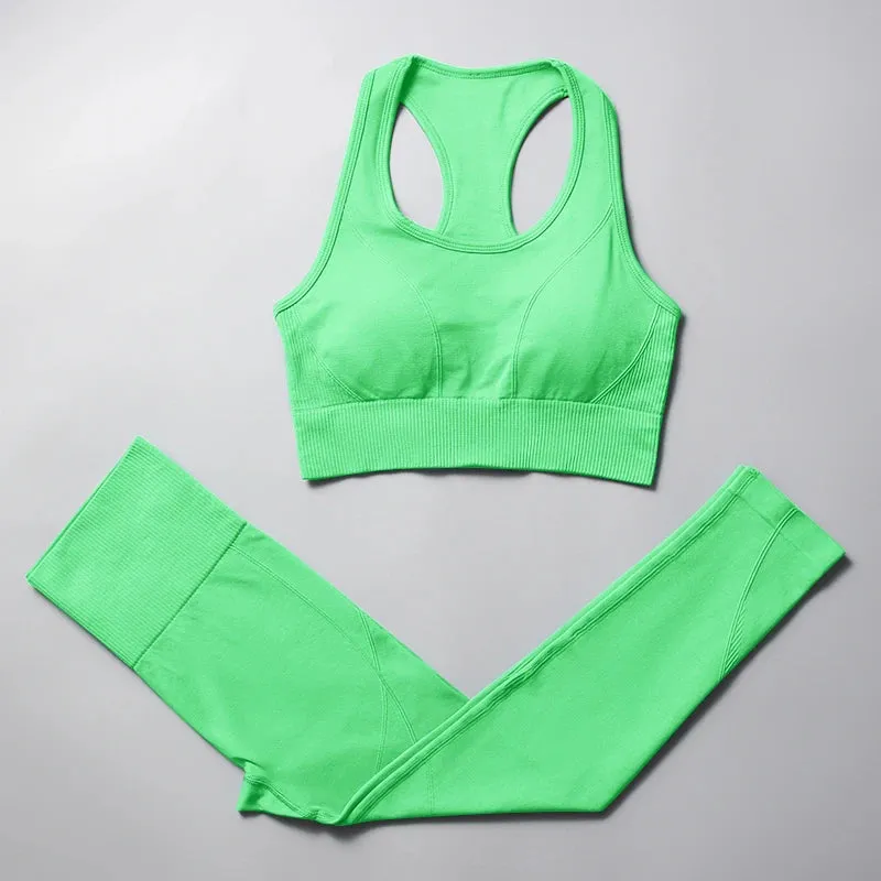Women's Seamless Yoga Set - Plain High Waist Crop Top and Peach Hip Shorts Leggings Set