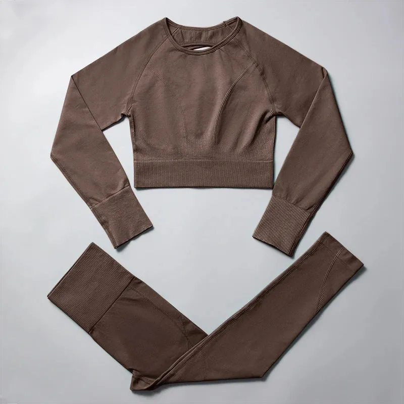 Women's Seamless Yoga Set - Plain High Waist Crop Top and Peach Hip Shorts Leggings Set