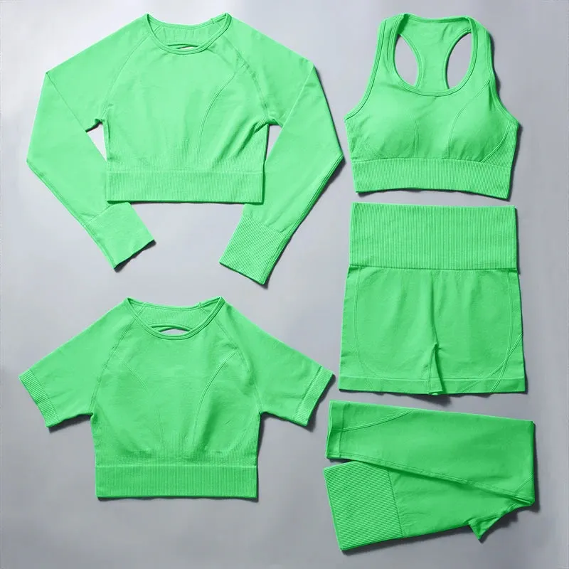 Women's Seamless Yoga Set - Plain High Waist Crop Top and Peach Hip Shorts Leggings Set