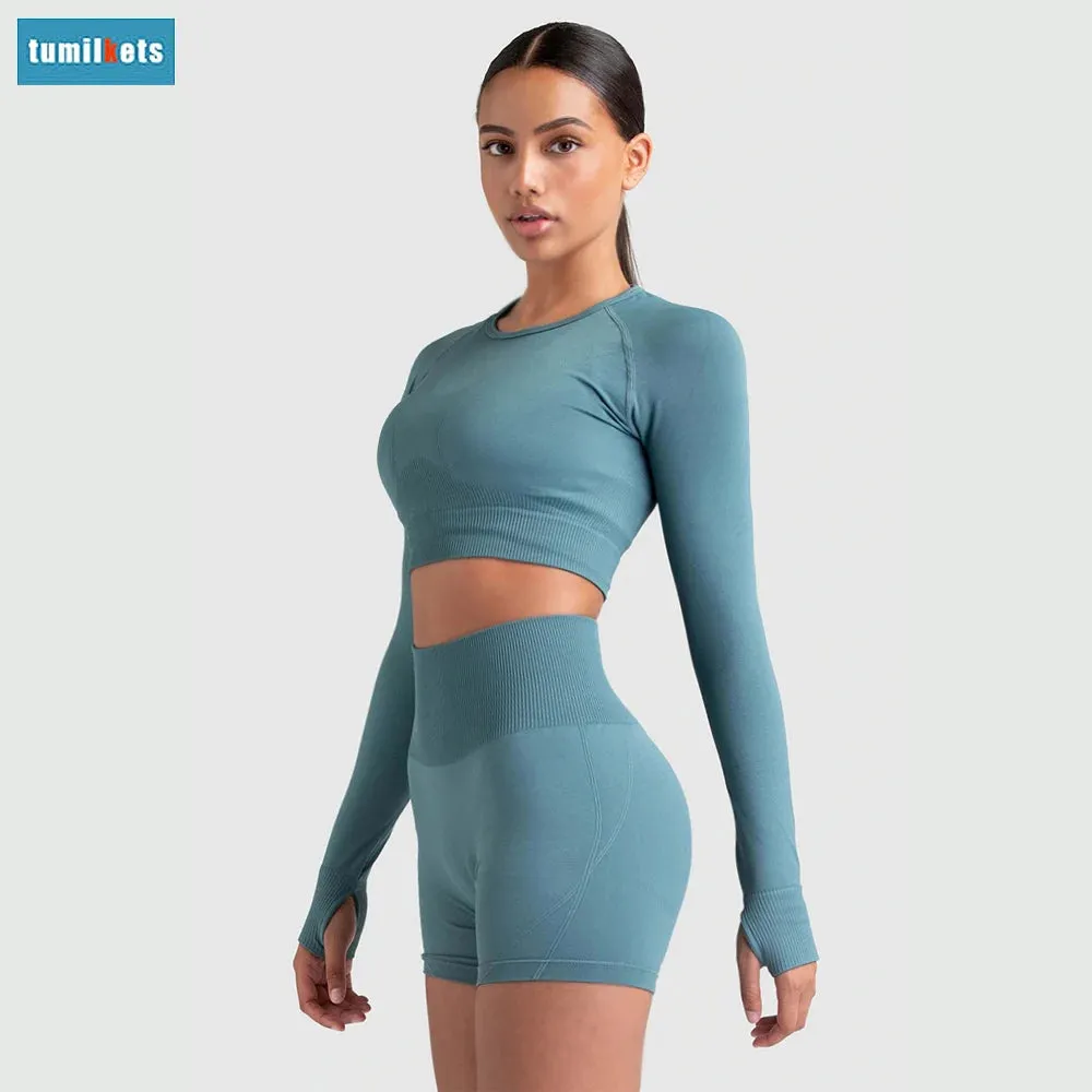 Women's Seamless Yoga Set - Plain High Waist Crop Top and Peach Hip Shorts Leggings Set