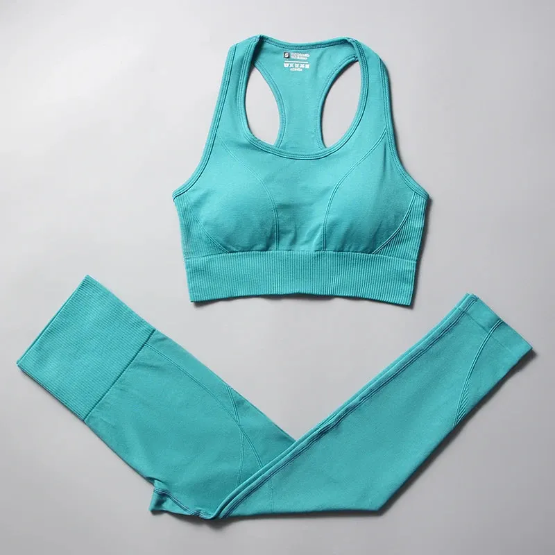 Women's Seamless Yoga Set - Plain High Waist Crop Top and Peach Hip Shorts Leggings Set
