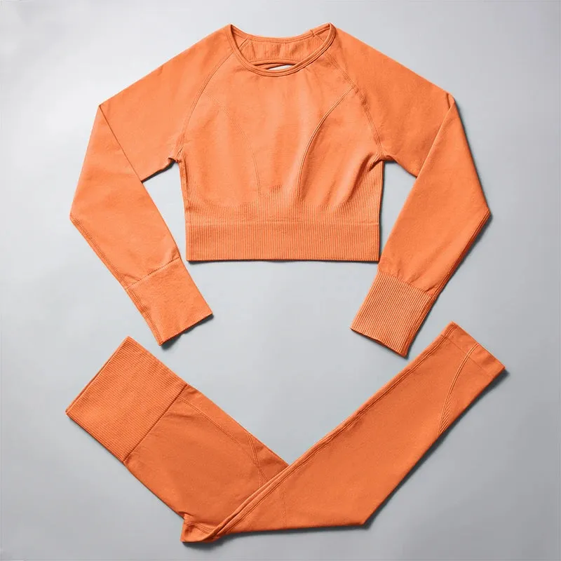 Women's Seamless Yoga Set - Plain High Waist Crop Top and Peach Hip Shorts Leggings Set